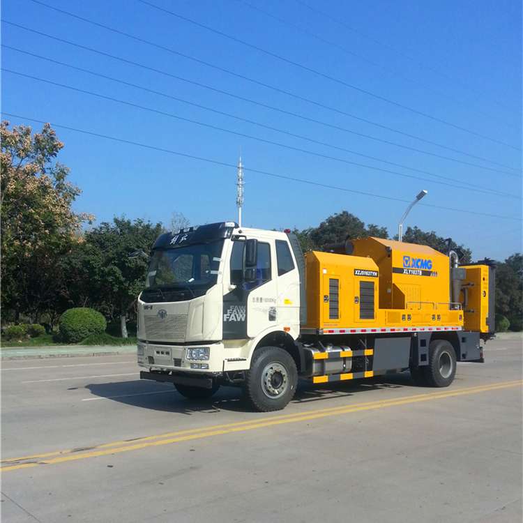 XCMG official manufacturer pavement maintenance vehicle road machinery XLY103TB for sale